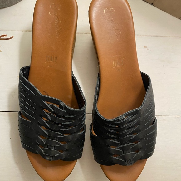 Seychelles • Italian Leather Wedge - Picture 3 of 11